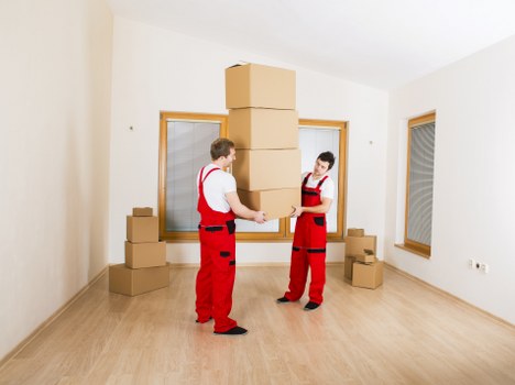 Local moving vehicle suitable for West London property access